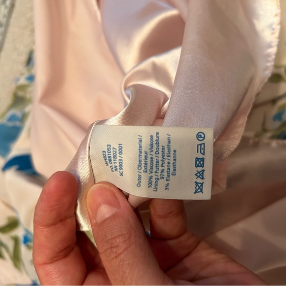 Boden Sleeveless V Neck Swishy Garden Floral Dress Size US Size  8 R - Picture 13 of 13